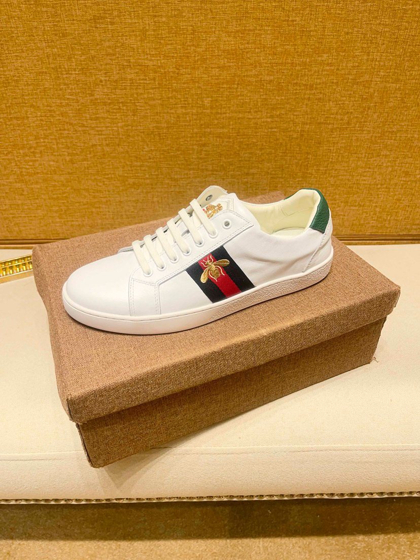 Men's White Stripe Low-Top Sneakers